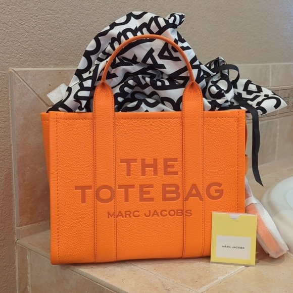 Marc Jacobs The Leather Tote Bag Medium Tangerine orange NWT! - Picture 1 of 11